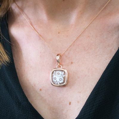Pendentif Camée Carré Fleuri, Argent Doré Rose - Emanessence