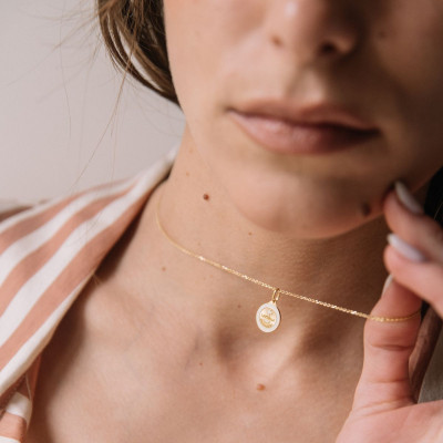Médaille d'amour la charmante, Résine Ivoire & Or Jaune 750, 12mm - Augis