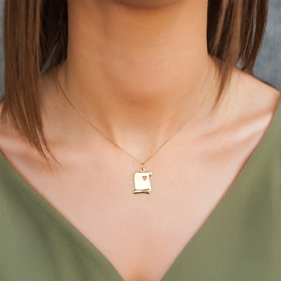 Médaille Parchemin Coeur, Or jaune 750, 13x16mm - Emanessence
