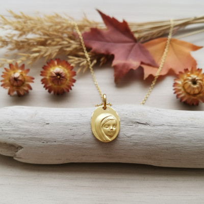 Médaille Vierge Marie Bienveillante, Or Jaune 375, 16x12mm - Augis