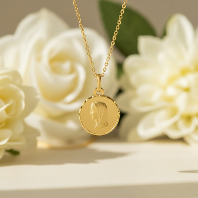 Médaille Vierge Marie de profil, Or jaune 375, 15mm - Emanessence