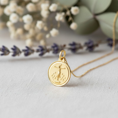 Médaille Christ Crucifié Lisse, Or Jaune 750, 16 à 20mm - Lumiosa