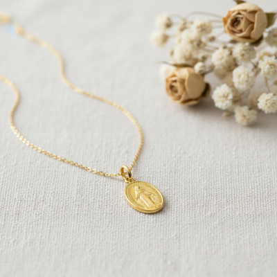 Médaille Vierge Miraculeuse Bord Poli, Or Jaune 750 - Emanessence