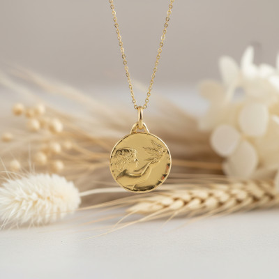 Médaille Ange à la Colombe Bord Facetté, Or Jaune 750, 16 mm - Lucas Lucor