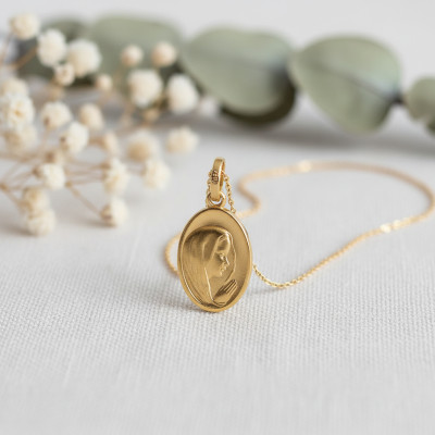 Médaille Vierge en prière Ovale, Or Jaune 750, 12x16mm - Lumiosa