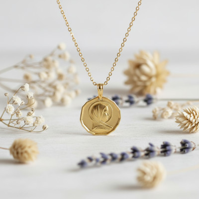 Médaille Vierge Bienveillante, Or Jaune 750, 16 mm - Lumiosa