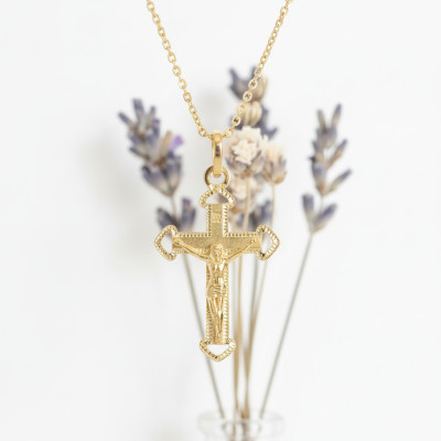 Pendentif Croix Christ Texturée, Or Jaune 750, 14x23mm - Vandona