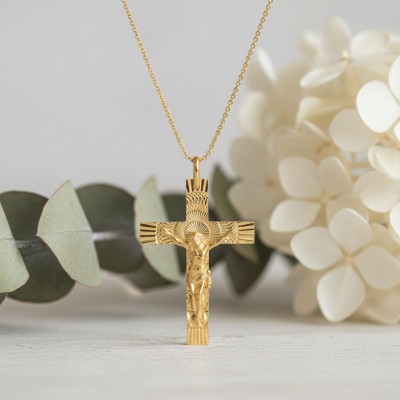 Christ en croix, Or jaune 375, 22x33mm - Lucas Lucor