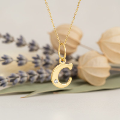 Pendentif lettre C, Or jaune 750 et diamant - Emanessence
