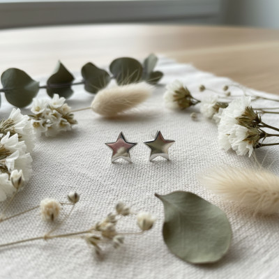 Puces d'oreilles Etoile, Or blanc - Emanessence