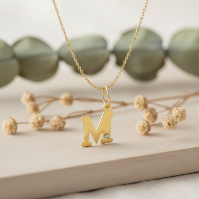 Pendentif lettre M, Or jaune 750 et diamant - Emanessence