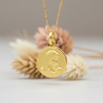 Médaille Vierge à l'Enfant Sablée, Or Jaune 750, 15 mm - Lumiosa