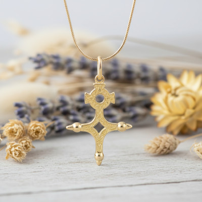 Croix du Sud à Motifs, Or Jaune 750, 28x21mm - Lucas Lucor