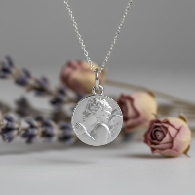 Médaille Ange Raphaël En Prière, Or Blanc 375, 13 mm - Emanessence