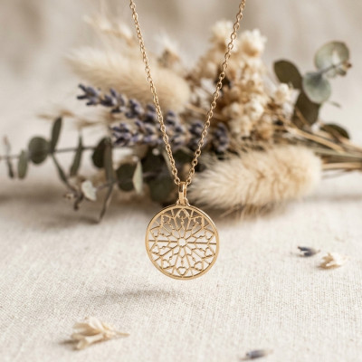 Médaille Rosace ajourée, Or Jaune 750 - Emanessence