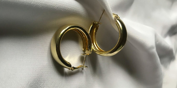 Tendance : les boucles d’oreilles créoles