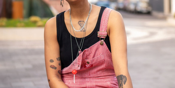 Les dessous de l’incontournable collier sautoir