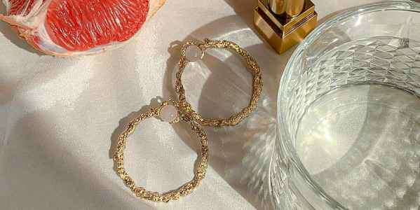 Quel type de boucles d'oreilles selon la forme de votre visage ?